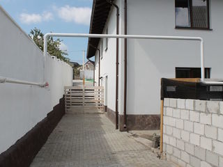 TownHouse in 2 nivele construit 150m2 foto 9