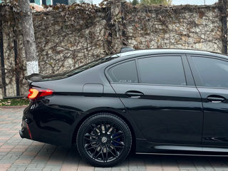 BMW 5 Series foto 8