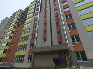 Apartament cu 3 camere, 127 m², Sculeni, Chișinău foto 2