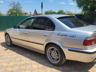 BMW 5 Series foto 2