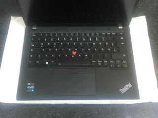 Lenovo T14s Gen 4   14 FHD - business foto 3