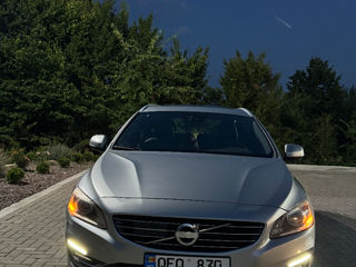 Volvo V60 foto 1