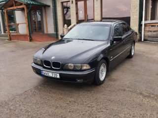 BMW 5 Series foto 1