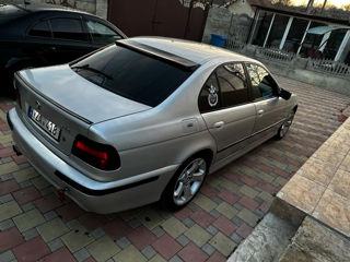 BMW 5 Series foto 7