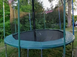 Vind bătute, trampoline de mîina a doua in stare f. bună. la 2600-4000 lei, in dependenta de mărime. foto 1