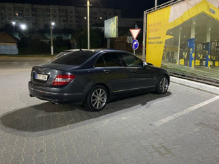 Mercedes C-Class foto 1