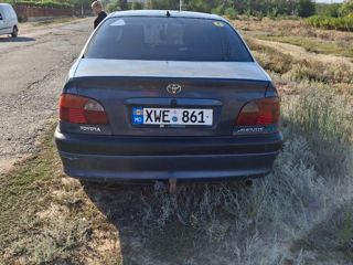 Toyota Avensis foto 5