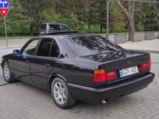 BMW 5 Series foto 2