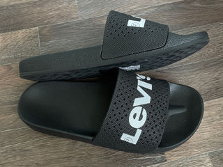 Șlapi Levis 40.5 și Pull&Bear 40-41 foto 3