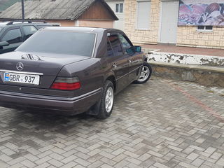 Mercedes Series (W124) foto 6