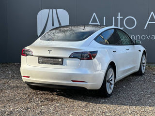 Tesla Model 3 foto 4