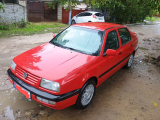 Volkswagen Vento foto 1