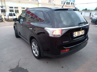 Mitsubishi Outlander foto 4