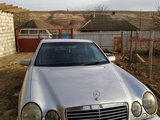 Mercedes E Class foto 4