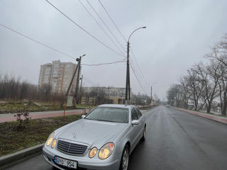 Mercedes E-Class foto 2