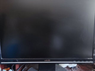 Монитор Asus. 19". С встроенными камерой и колонками. И царапиной. foto 3