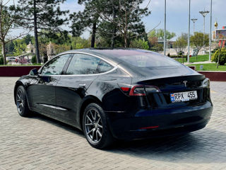 Tesla Model 3 foto 7