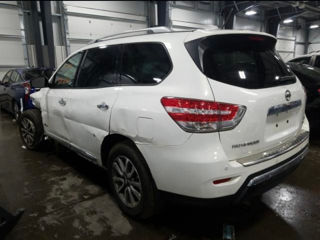 Nissan Pathfinder foto 3