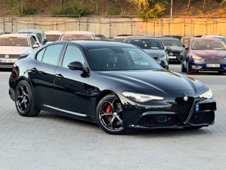 Alfa Romeo Giulia foto 1