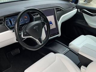 Tesla Model X foto 12