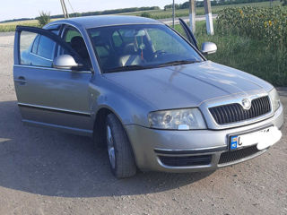 Skoda Superb foto 3