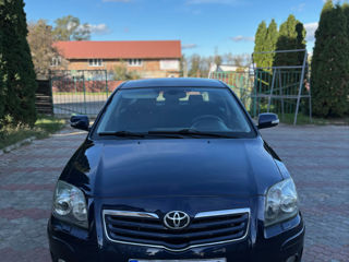 Toyota Avensis foto 2