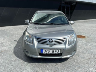 Toyota Avensis foto 1