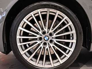 BMW 7 Series foto 3