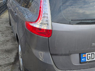 Renault Grand Scenic foto 2