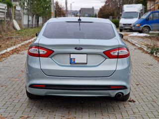 Ford Fusion foto 5