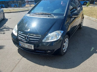 Mercedes A-Class foto 1