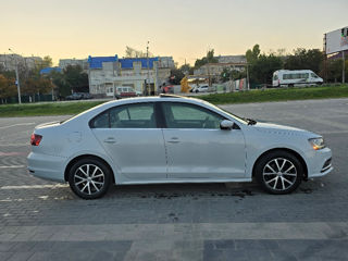 Volkswagen Jetta foto 4