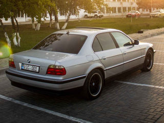 BMW 7 Series foto 2