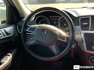 Mercedes M-Class foto 9