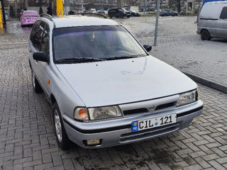 Nissan Sunny foto 2