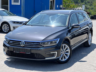 Volkswagen Passat foto 1