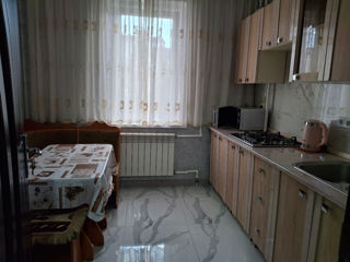 Apartament cu 2 camere, 53 m², Buiucani, Chișinău foto 3