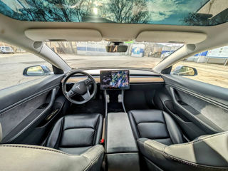 Tesla Model 3 foto 9