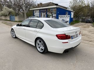 BMW 5 Series foto 4