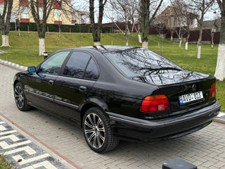 BMW 5 Series foto 3