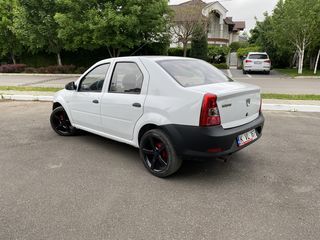 Dacia Logan foto 4