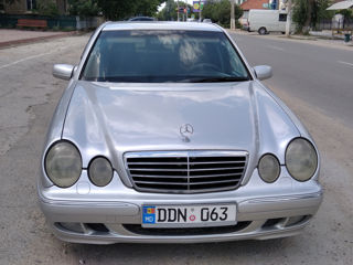 Mercedes E Class foto 1