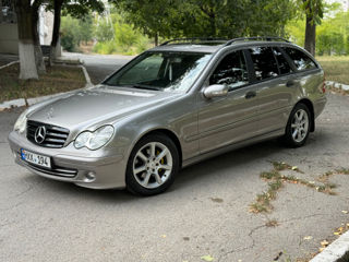 Mercedes C-Class foto 3