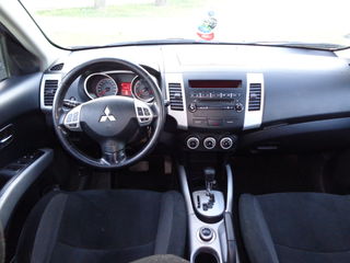 Mitsubishi Outlander foto 4