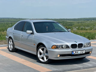 BMW 5 Series foto 2