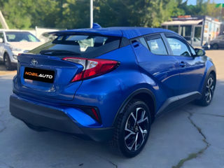 Toyota C-HR foto 4