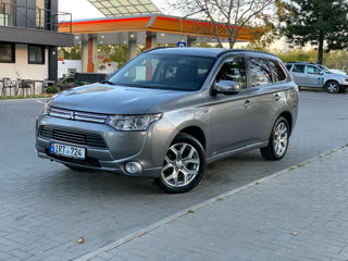 Mitsubishi Outlander foto 2