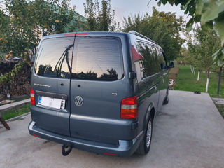 Volkswagen Caravelle foto 8