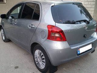 Toyota Yaris foto 1