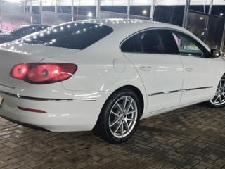 Volkswagen Passat CC foto 2